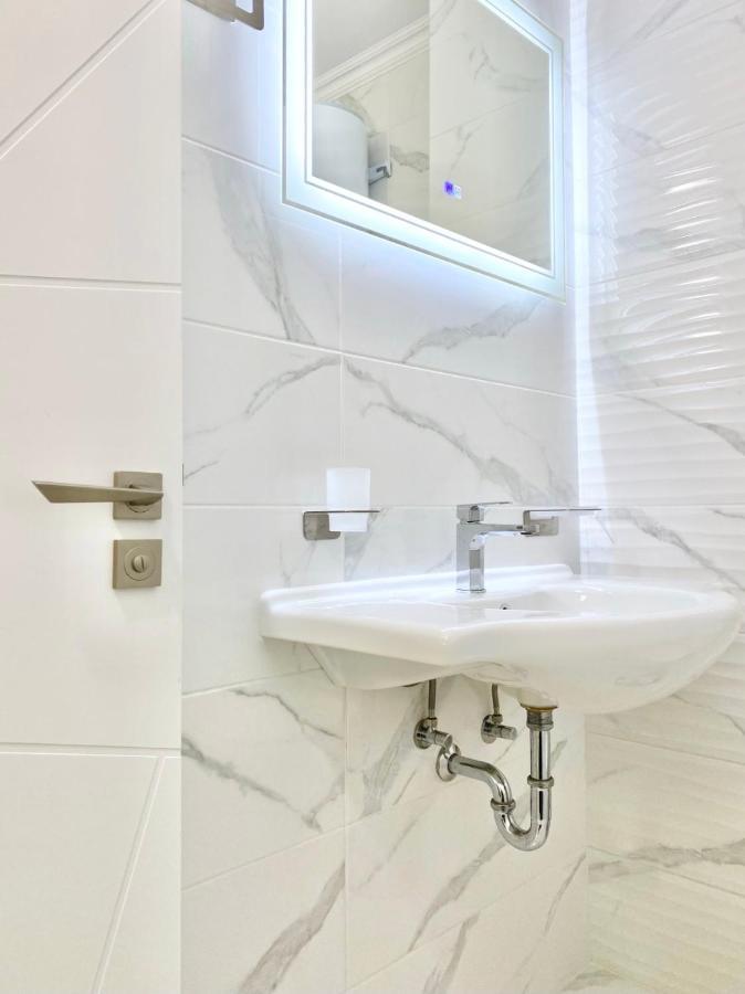 Sea View Apartment With Free Parking Pomorie Exterior foto